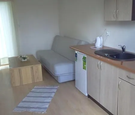 לינה וארוחת בוקר Willa Debki